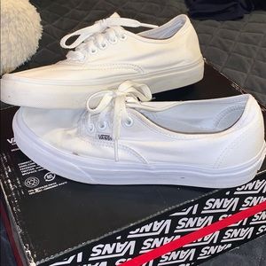 WHITE VANS